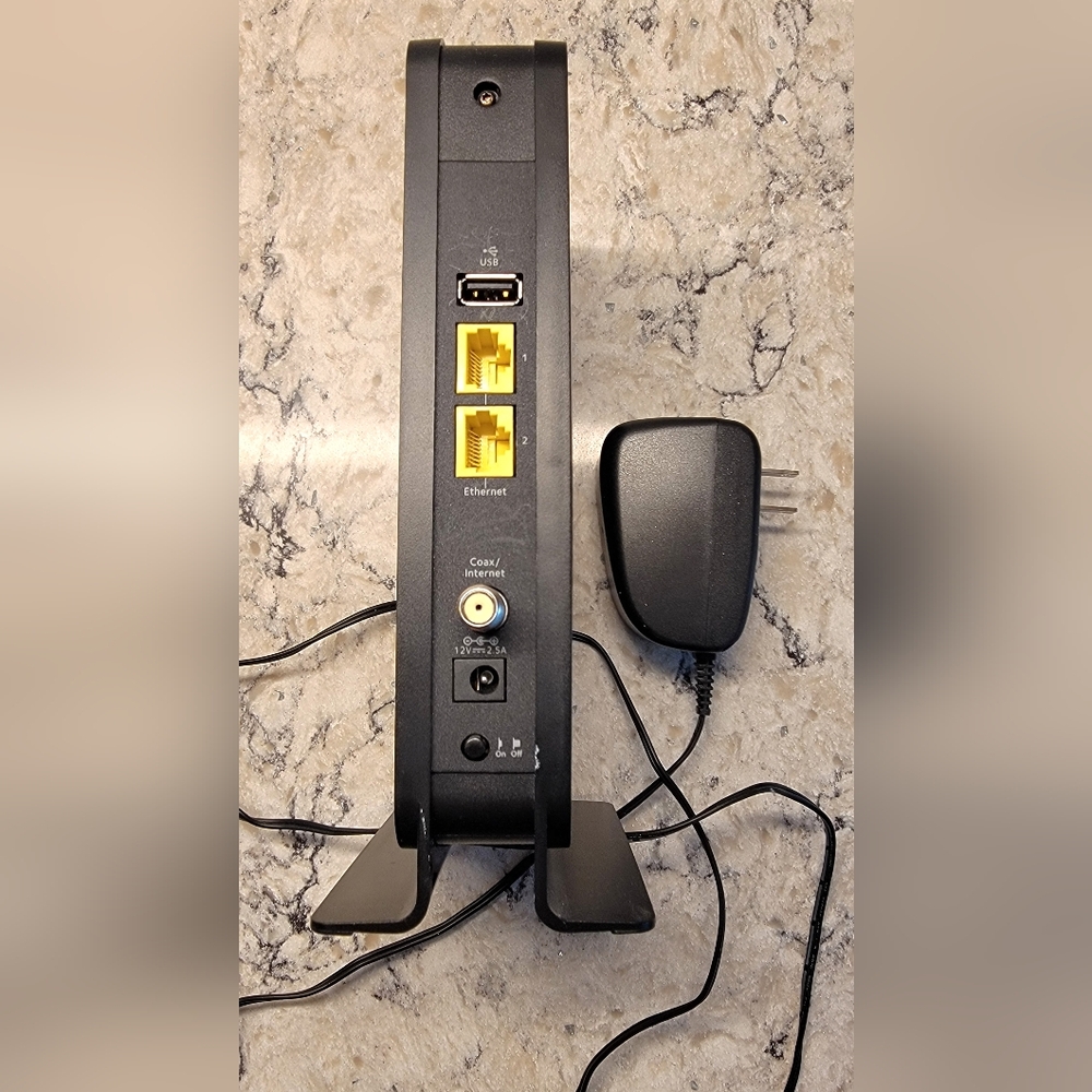 NETGEAR N600 WiFi Cable Modem Router - Picture 2 of 6
